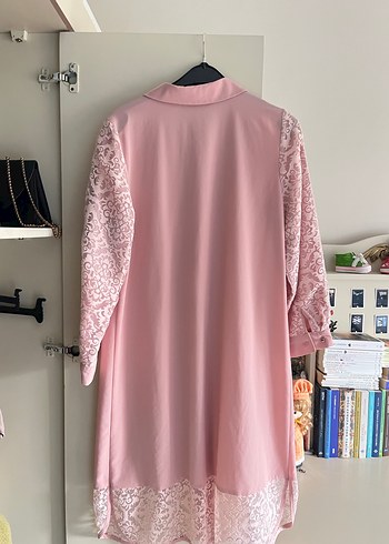 Pembe Uzun Kollu Düğmeli Kadın Tunik marka temsili - Görsel 3