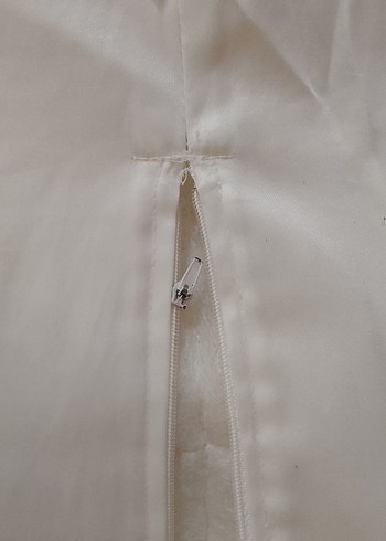 İşlemeli Beyaz Parlak Yatak Örtüsü - Görsel 4