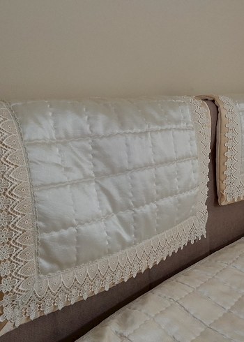 İşlemeli Beyaz Parlak Yatak Örtüsü - Görsel 3