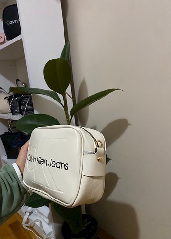 Diğer Calvin Klein Beyaz Deri Kadın Çapraz Çanta
