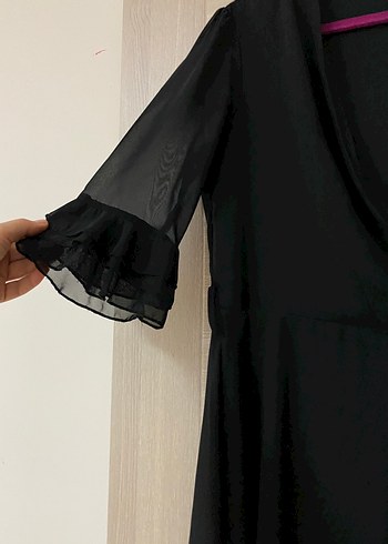 s Beden siyah Renk V yakalı volanlı kollu şık siyah elbise