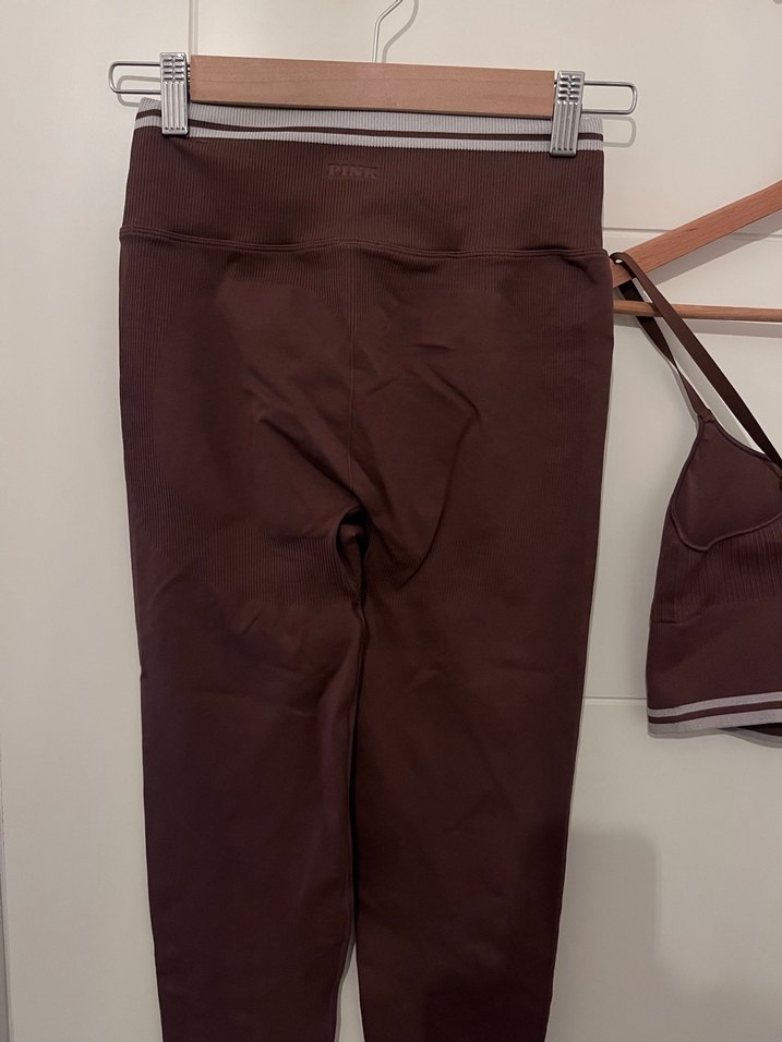 Victoria Secret Kahverengi Spor Tayt ve Crop Top Takım - Görsel 3