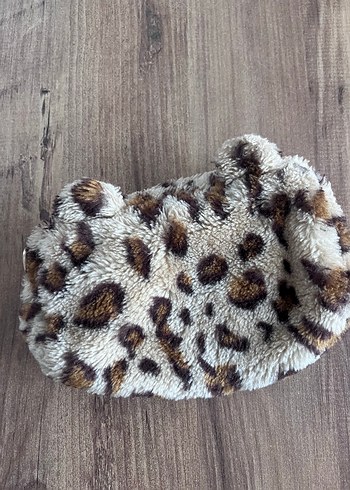 H&M Leopar Desenli Suni Kürk makyaj çantası