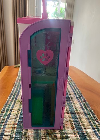0 - 13 kg Beden beyaz Renk Barbie evi veteriner kliniği