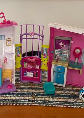 Barbie evi veteriner kliniği