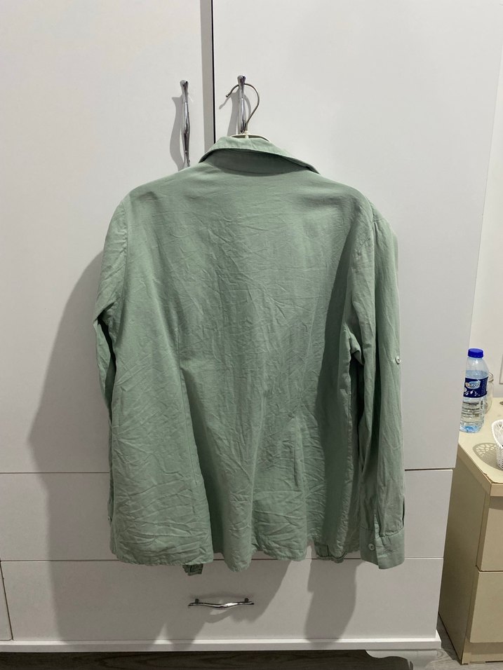 Yeşil Düğmeli Uzun Kollu Keten Gömlek - Görsel 2