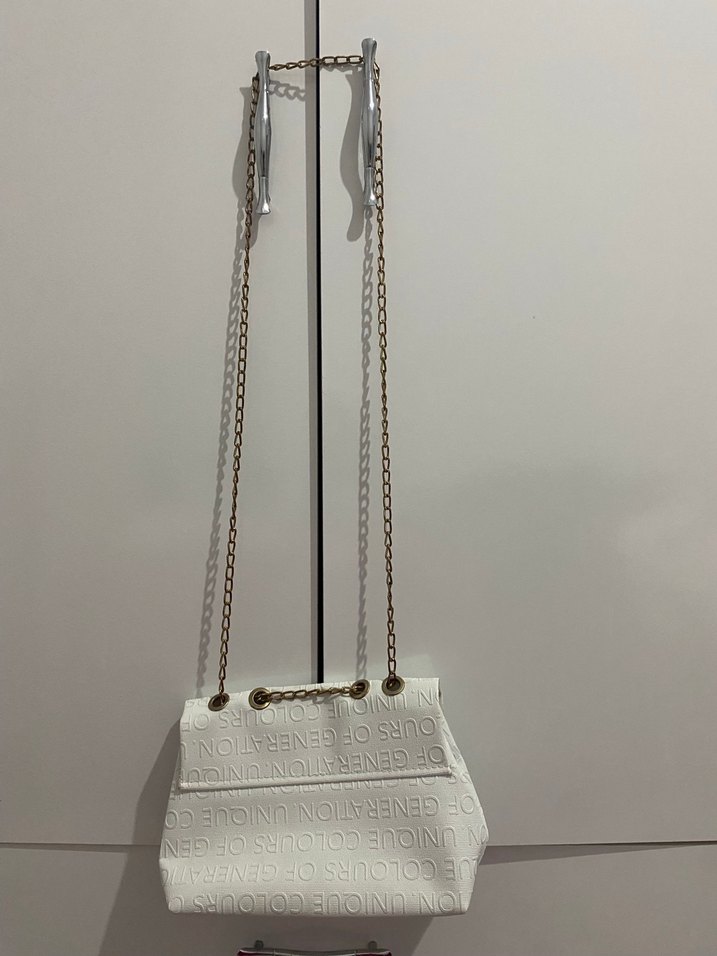 Zincir Detaylı Beyaz Deri Kadın Çanta - Görsel 2