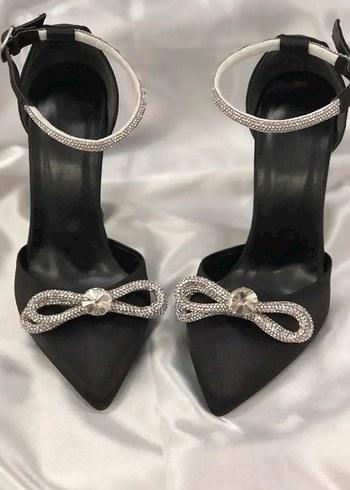 Diğer Siyah Yılan Derisi Desenli Tokalı Stiletto