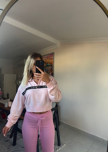 Pembe Yüksek Yakalı Kadın Eşofman
