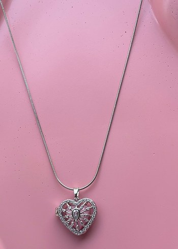 Silver Pembe Kalp Detaylı Kapaklı Kolye