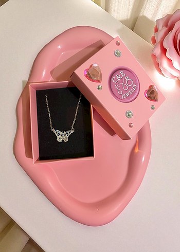 American Vintage Kelebek Detaylı Kolye