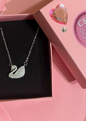 Swarovski Kuğu Kolye