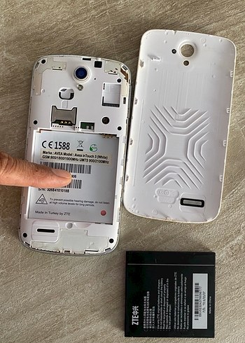 Beyaz ZTE Android Telefon - Görsel 4