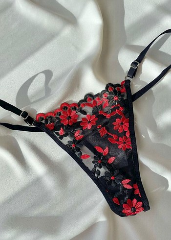Diğer Kırmızı İşlemeli Gotik Mini Sütyen