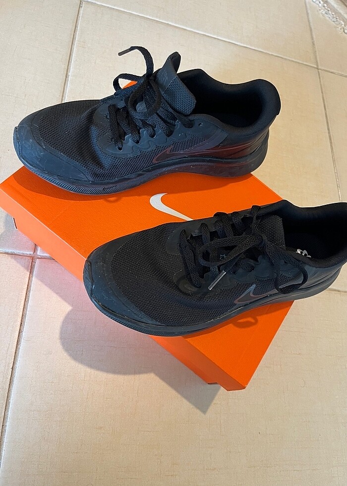 Nike spor ayakkabı - Görsel 2