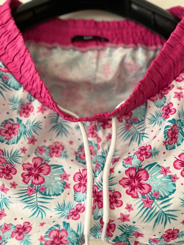 Renkli Çiçek Desenli Mini Şort - Görsel 3