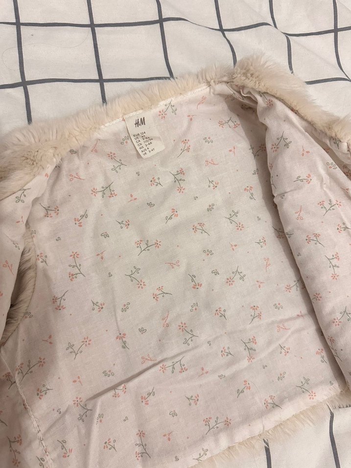 Kız Çocuk Bej Kürk Detaylı V Yaka Yelek - Görsel 2