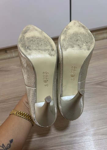 40 Beden Altın Renkli Stiletto Topuklu Kadın Ayakkabı