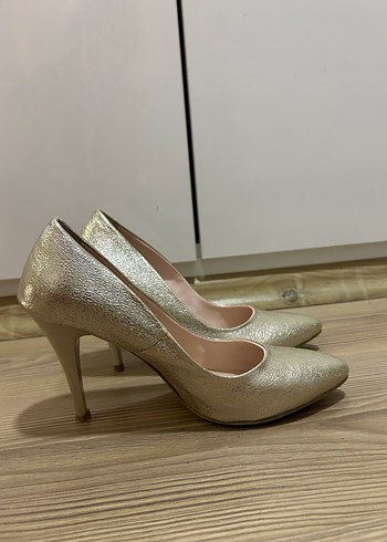 inci Altın Renkli Stiletto Topuklu Kadın Ayakkabı