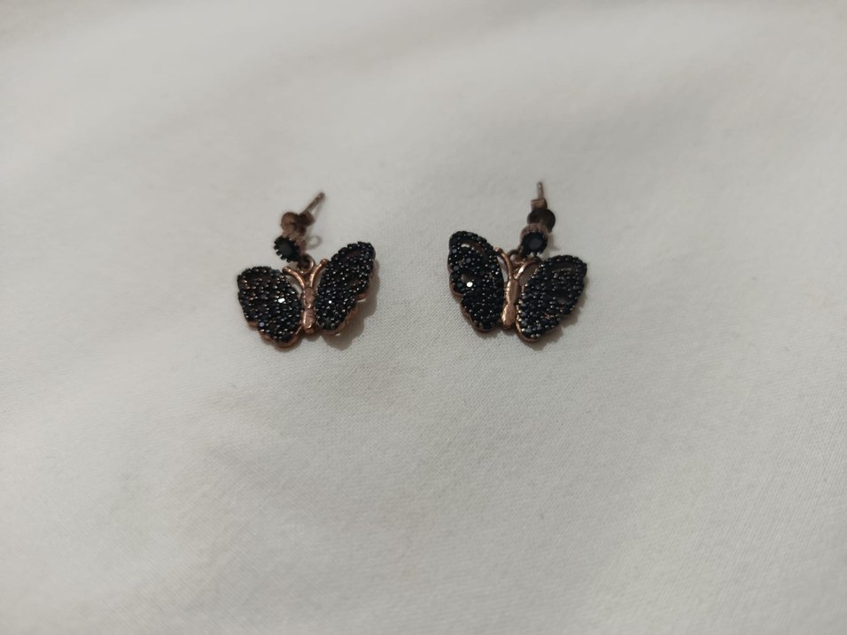 Kelebek İşlemeli siyah taşlı 925 ayar gümüş Küpeler - Görsel 2