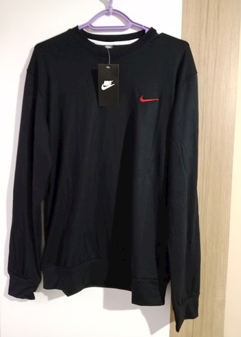 Nike Siyah Sweatshirt Kirmizi Swoosh Detayli Rahat Kesim