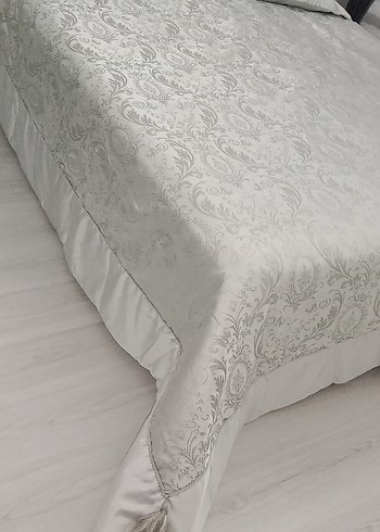 İşlemeli simli Gri  çift kişilik Yatak Örtüsü - Görsel 2