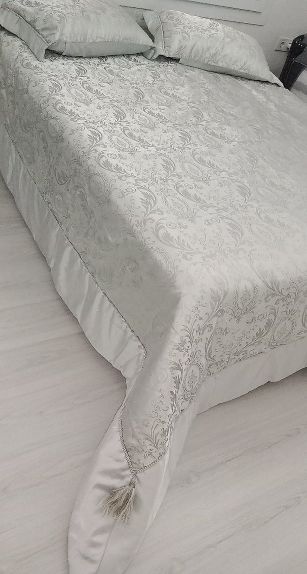 İşlemeli simli Gri  çift kişilik Yatak Örtüsü - Görsel 2