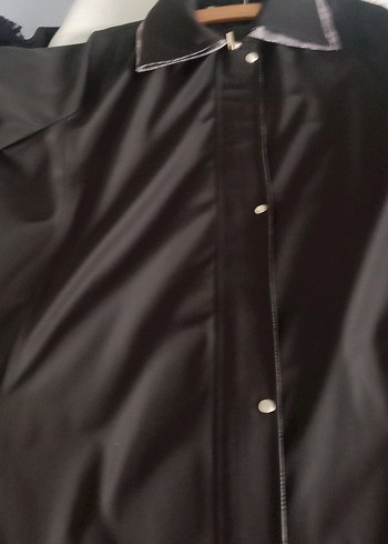 Düğmeli Siyah Midi Yagmurluk - Görsel 4