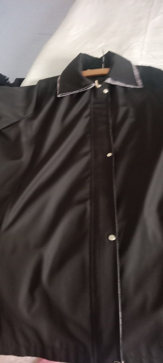 Düğmeli Siyah Midi Yagmurluk - Görsel 4