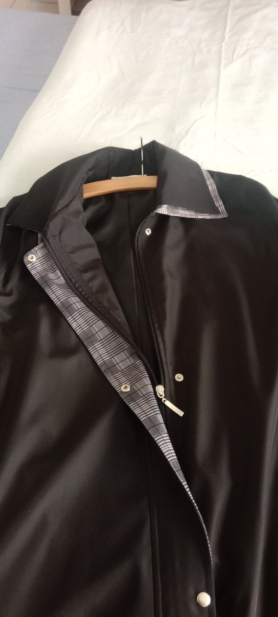 Düğmeli Siyah Midi Yagmurluk - Görsel 3