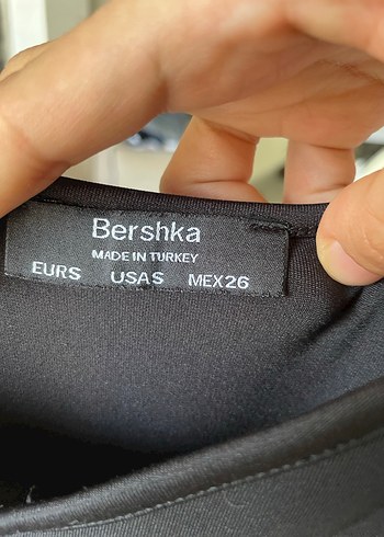 s Beden siyah Renk BERSHKA V Yaka Tül Detaylı Tulum