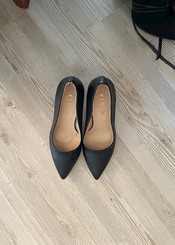 36 Beden Siyah Deri Stiletto