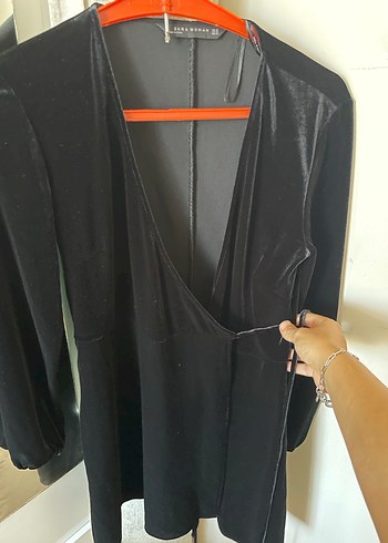 Siyah V Yaka Bağlanabilen Zara Woman Elbise