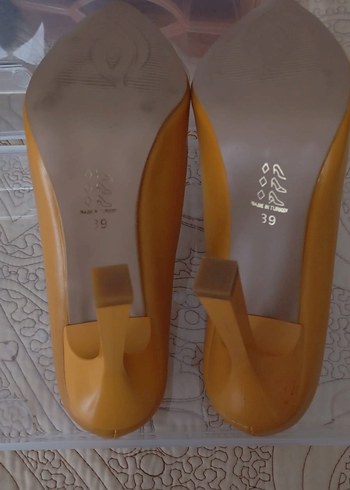 39 Beden Sarı Stiletto Topuklu Kadın Ayakkabı