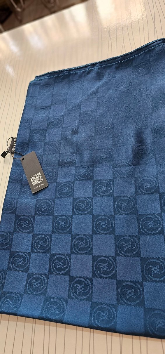 Vakko Kadın Mavi Saten Fermuarlı Şal - Görsel 5