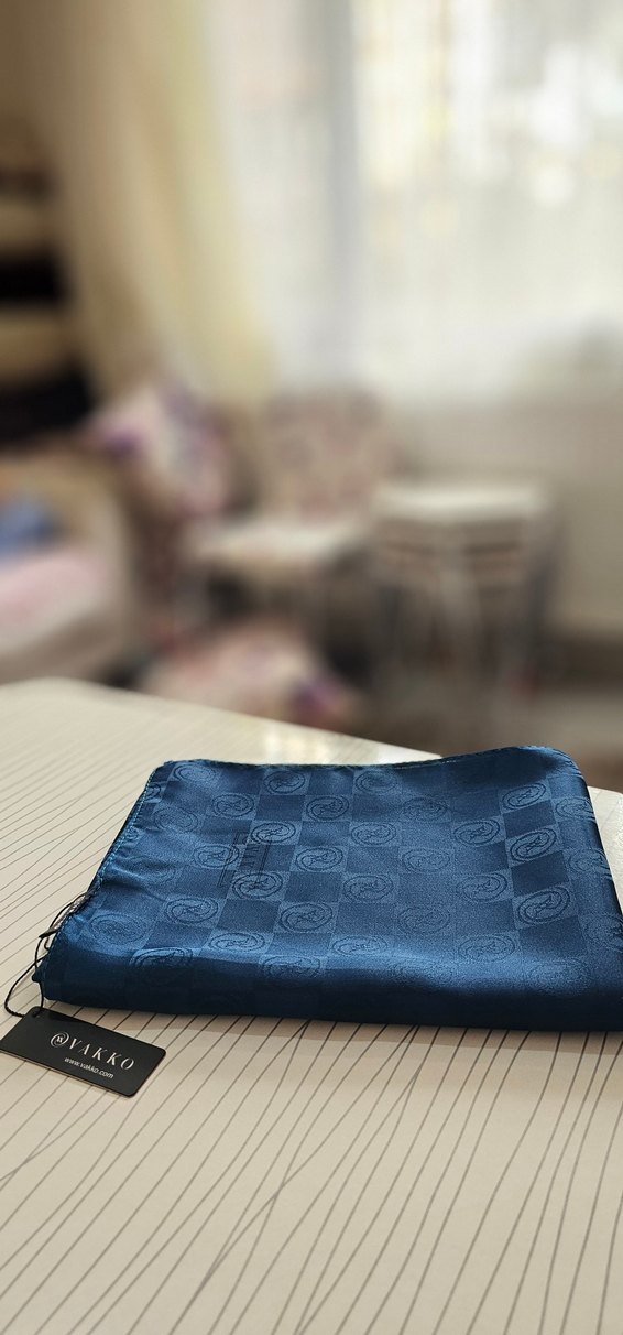 Vakko Kadın Mavi Saten Fermuarlı Şal - Görsel 2