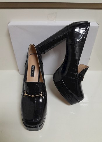 Nine West 40
