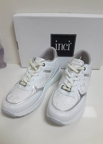 SIFIR İnci Beyaz Yılan Desenli Topuklu Spor Ayakkabı 38 - Görsel 2