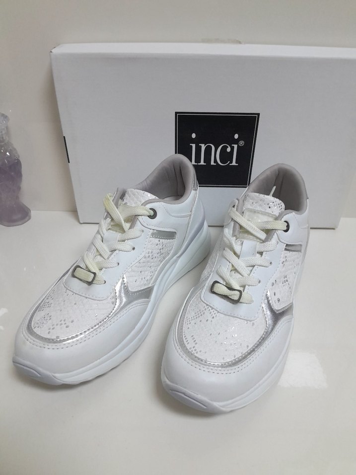 SIFIR İnci Beyaz Yılan Desenli Topuklu Spor Ayakkabı 38 - Görsel 2