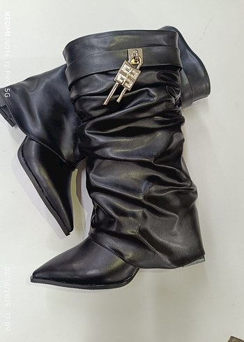 Siyah cilet Kadın Tokalı Dolgu Topuk 7 santim Çizme - Görsel 2