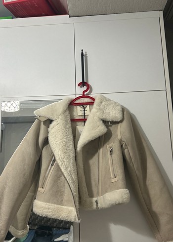 Pull and Bear Kürklü Bej Süet Kadın Ceket