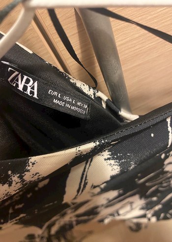 Kadın Siyah Beyaz Bağlama Desenli Tek kol elbise - Görsel 3