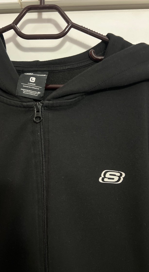 Skechers Siyah Kapüşonlu Fermuarlı Sweatshirt - Görsel 2