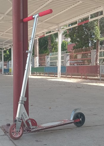  Beden Kırmızı Gri Scooter