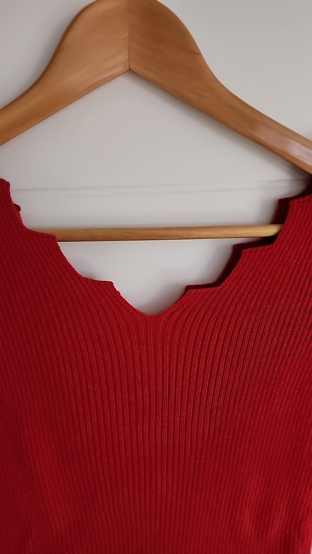 Kırmızı V Yakalı Triko Kadın Kazak - Görsel 4