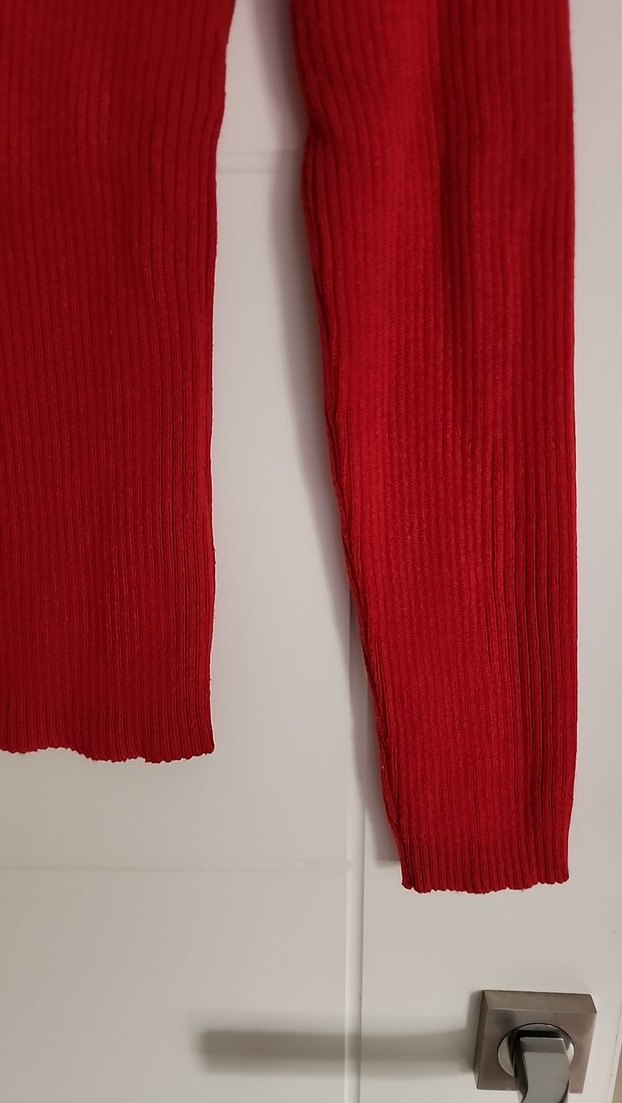 Kırmızı V Yakalı Triko Kadın Kazak - Görsel 3