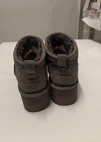 Gri Ugg Süet Kadın Dolgu Topuklu Bot - Görsel 3