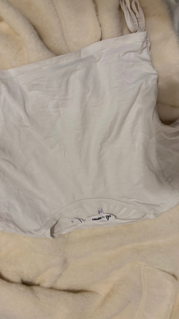 Beyaz, Vücuda Oturan bağlama detaylı tshrt - Görsel 3