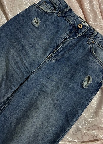 Kemer Detaylı Lacivert Bol Kesim Kadın Jean - Görsel 4