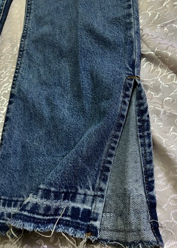 Kemer Detaylı Lacivert Bol Kesim Kadın Jean - Görsel 5